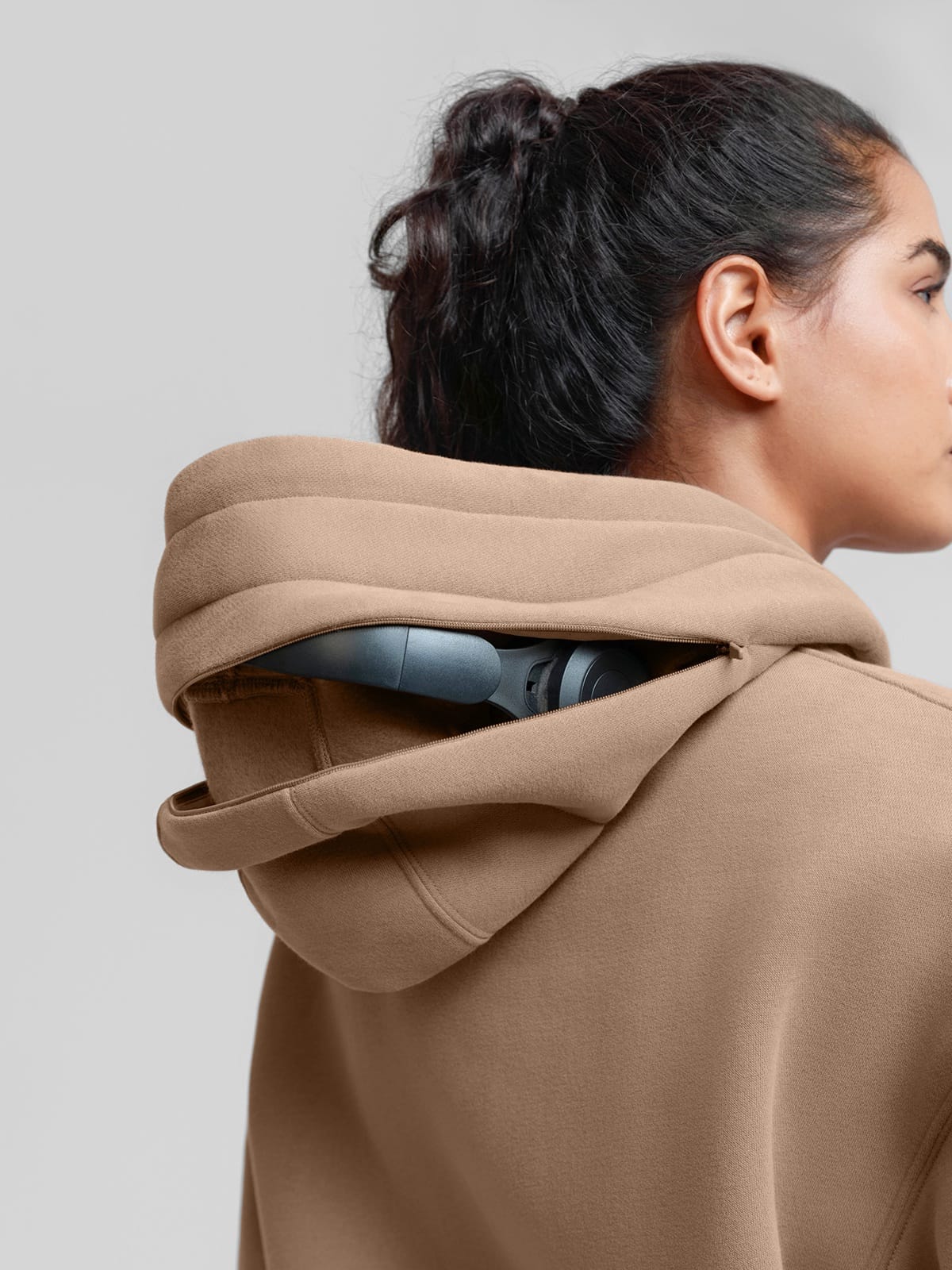 Vractive Wholesale Oversized Hooded Sweatshirt with Hidden Phone Pocket & Headphone Holder
