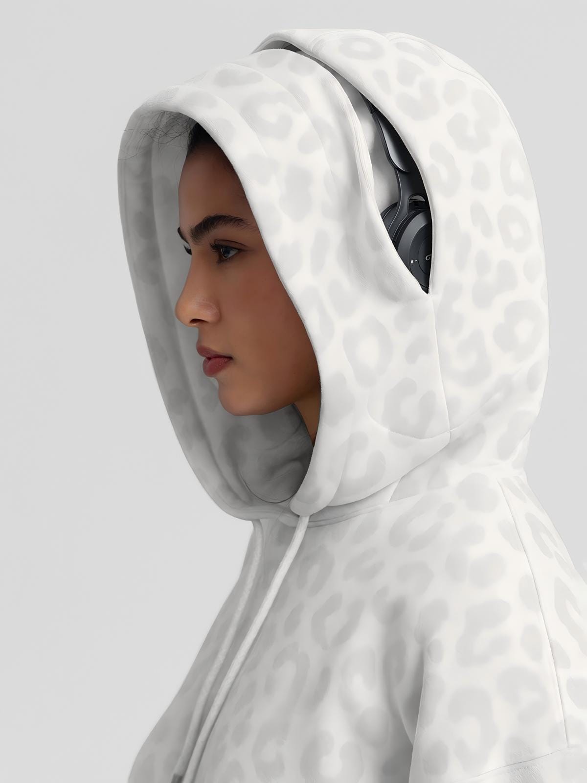 Vractive Wholesale Oversized Hooded Sweatshirt with Hidden Phone Pocket & Headphone Holder