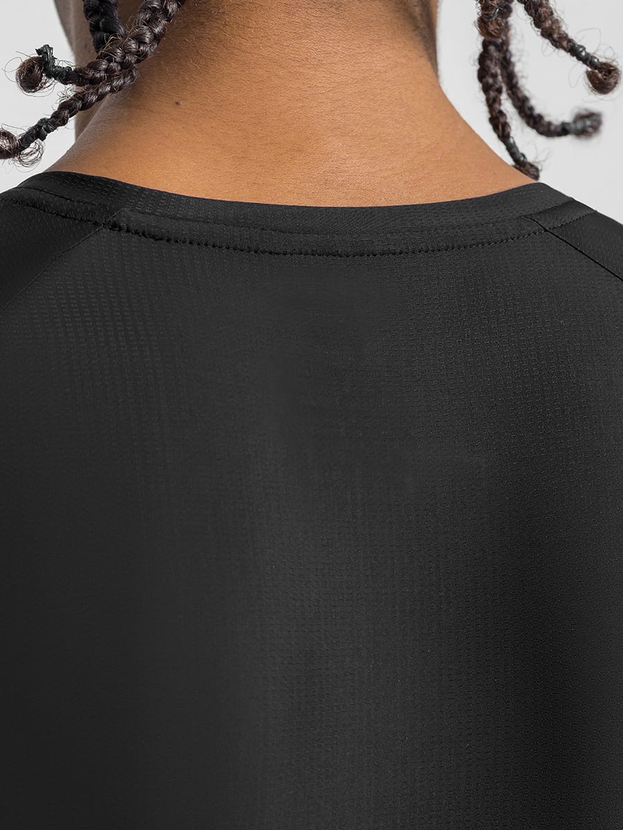 Vractive Men's Solid-Color Athletic T-Shirt Quick-Drying Top for wholesale model wearing