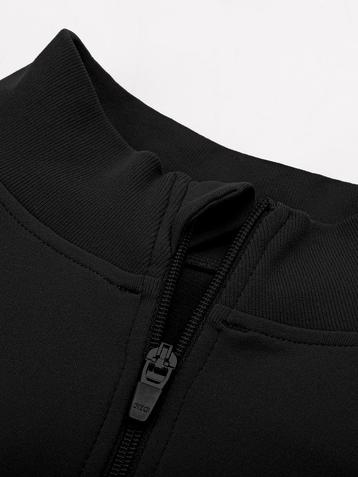 Women's seamless zip up jacket zipper detail