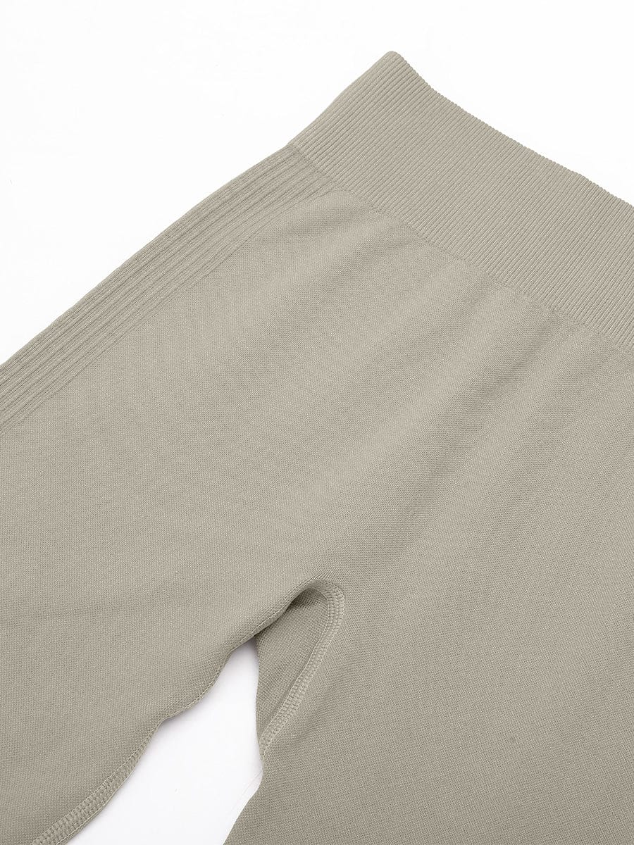 Detail shot of the wide elastic waistband on Brown Vractive high stretch seamless leggings