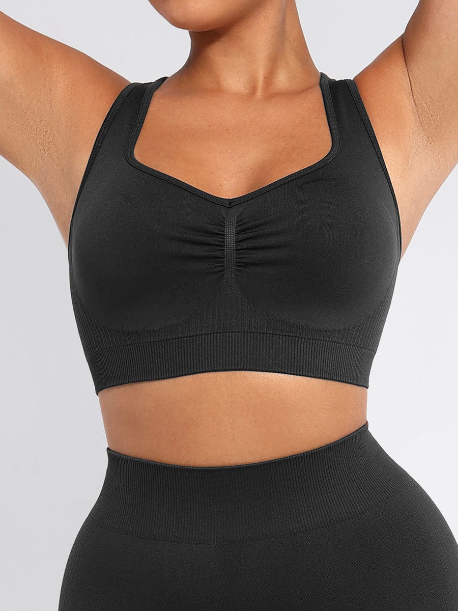 Vractive Black supportive seamless sports bra with removable padding front view