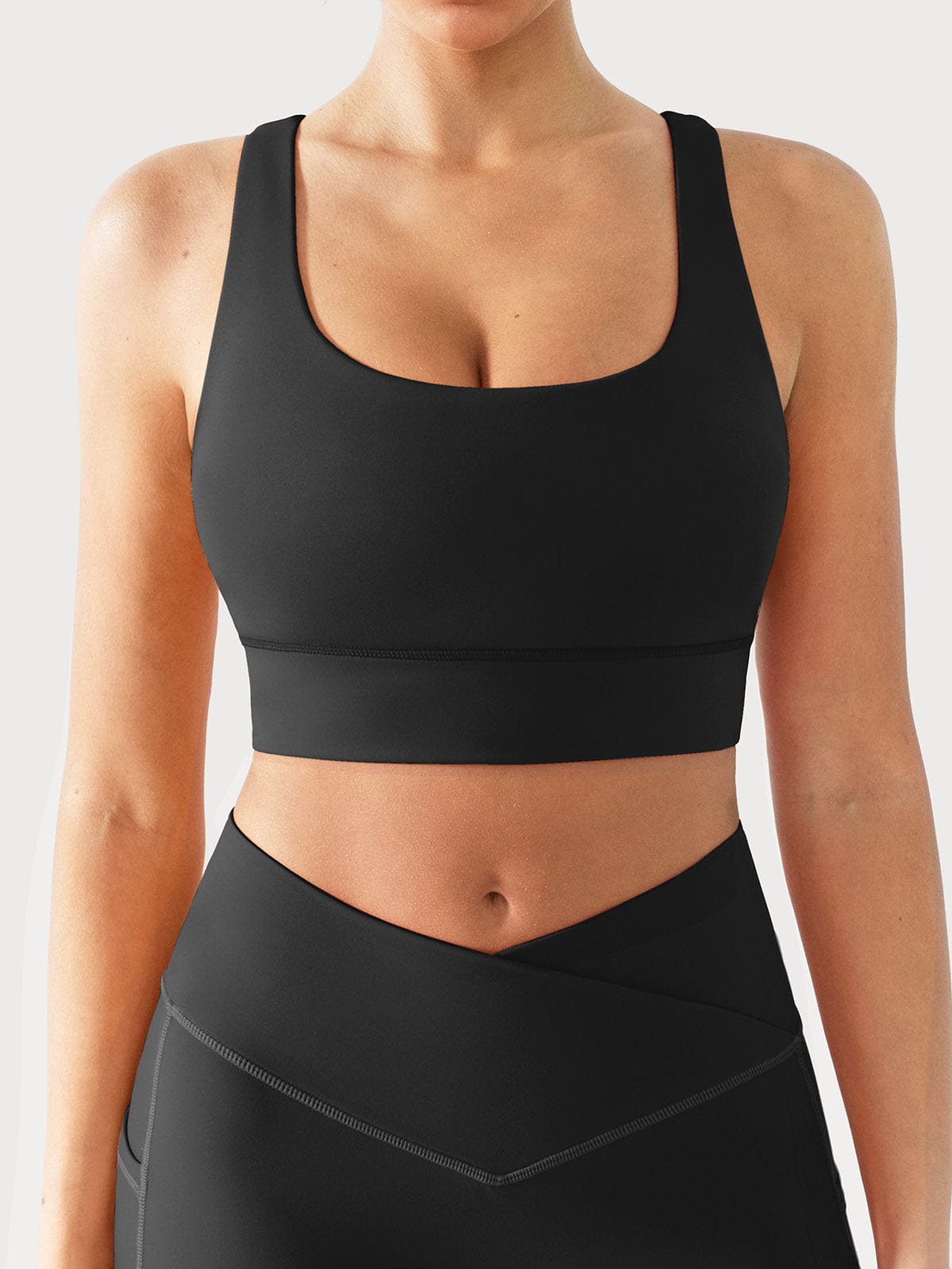 Vractive Standard Black wide strap sports bra front view