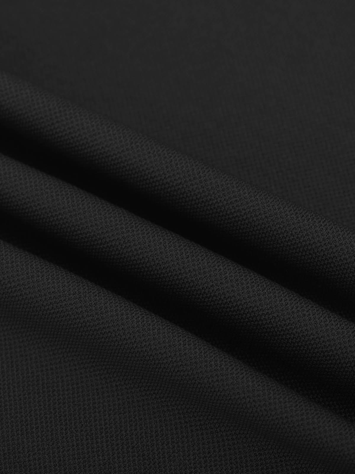 Detailed view of the durable, opaque Standard Black breathable fabric on Vractive gym pants