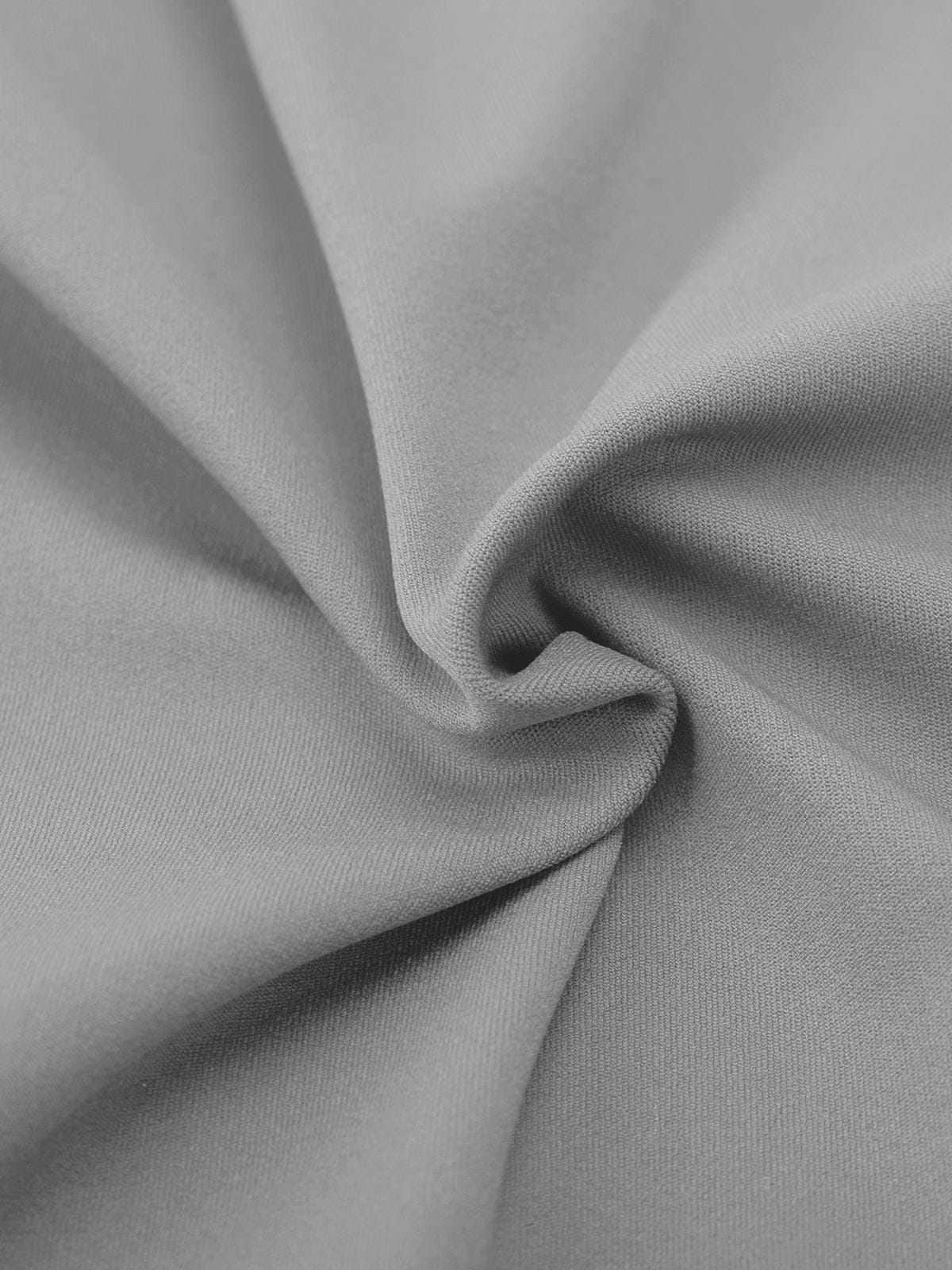 Detailed view of the lightweight, breathable Lead Gray nylon knit on Vractive leggings