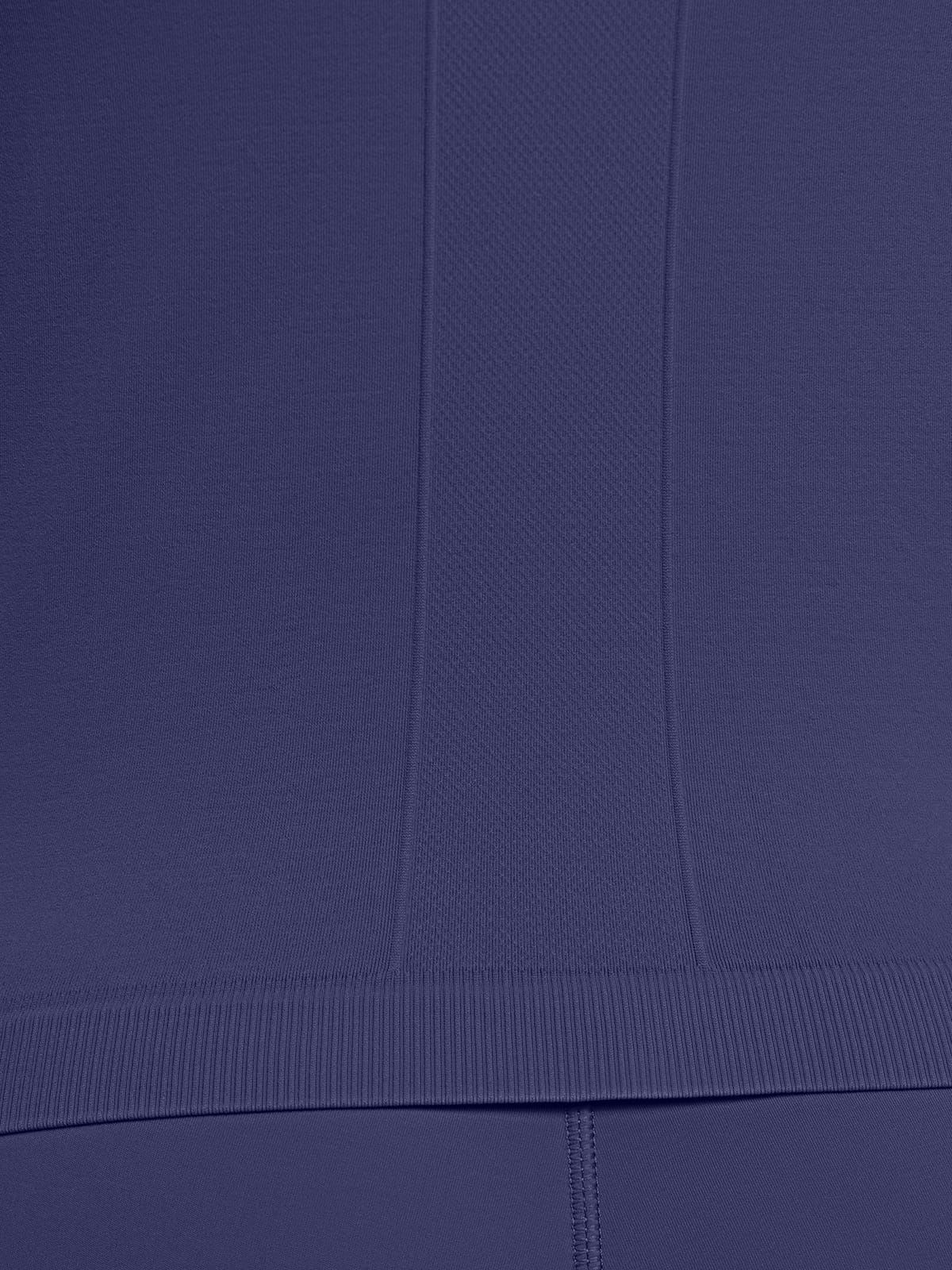 Seamless hooded jacket stretchy fabric detail