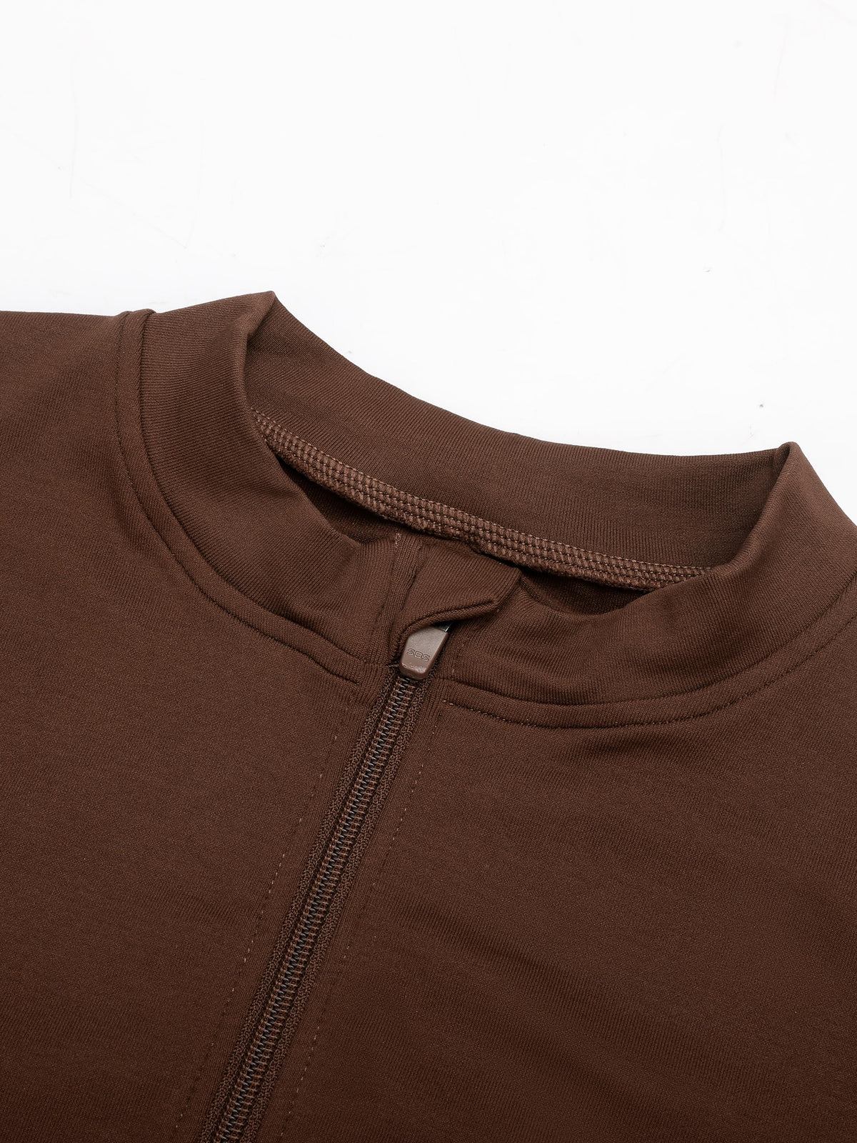 Seamless performance jacket neckline detail