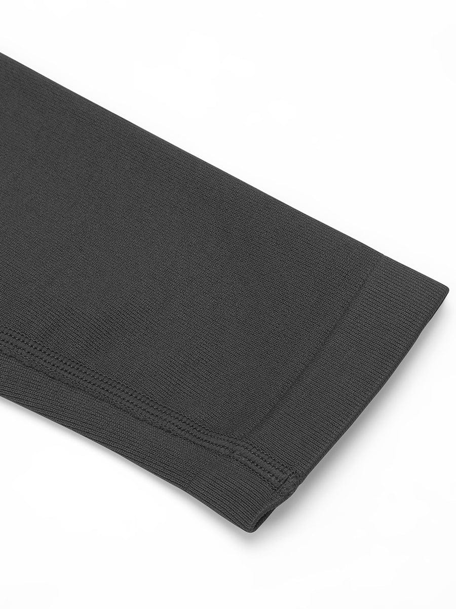 Seamless fabric detail of black Vractive yoga leggings, double-layer waistband shaping
